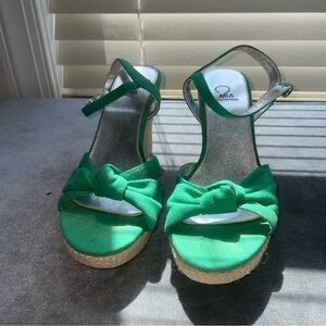 2 Mia Green Wedges